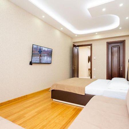Central Cozy 3Bd-2Bath Apartment Tbilisi Exteriör bild