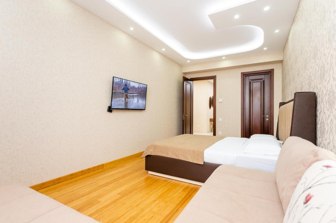 Central Cozy 3Bd-2Bath Apartment Tbilisi Exteriör bild