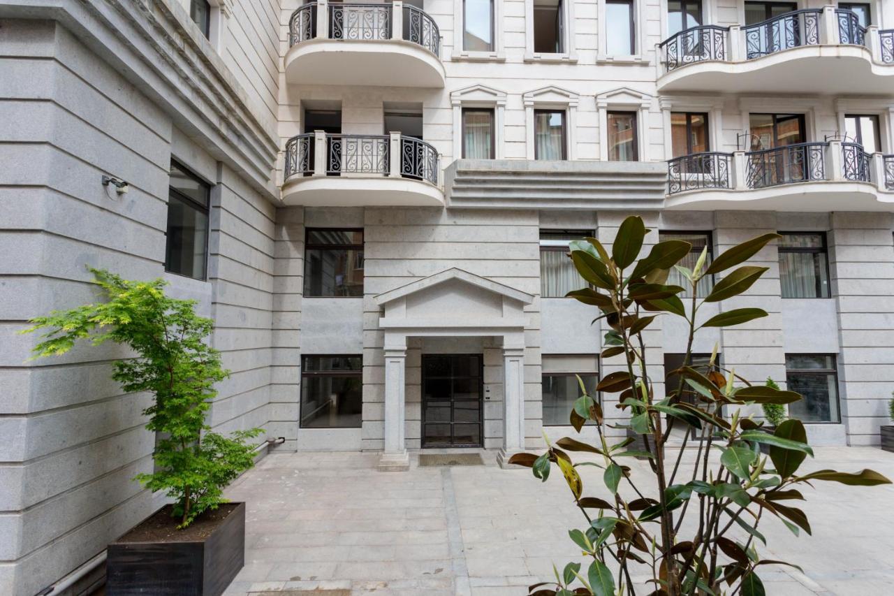 Central Cozy 3Bd-2Bath Apartment Tbilisi Exteriör bild